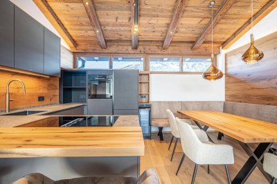 Moderne Dachgeschosswohnung in zentraler Lage von Kitzbühel