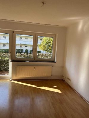 Attraktive 4-Zimmer-Wohnung mit Balkon &  Küche - Erstbezug nach Sanierung in Lübeck Kücknitz