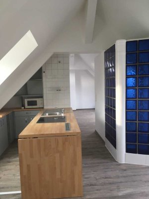 Stilvolle 1,5-Raum-DG-Wohnung in Wiesbaden