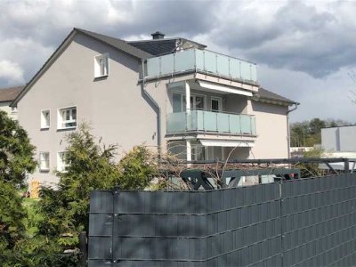 attraktive helle große 2-Zimmer-DG-Wohnung mit großem Balkon in Hanau Nähe Stadtmitte