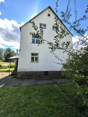 Doppelhaushälfte mit Potential in wunderbarer ruhiger Lage