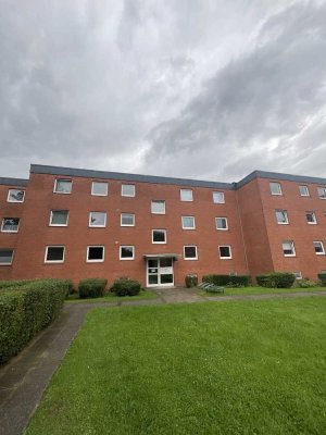 Frisch renovierte 3 Zimmer-Wohnung mit Balkon und Wannenbad mit Blick ins Grüne