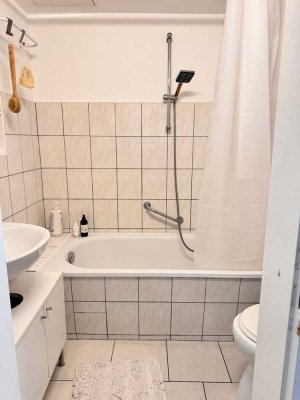 Helle und ruhige 1-Zimmer-Wohnung im schönen Komponistenviertel