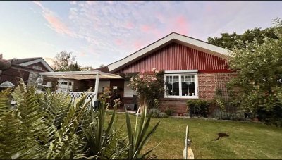 idyllisch gelegener Winkel-Bungalow in Sackgassenlage mit Garten-Sauna und großem Garten