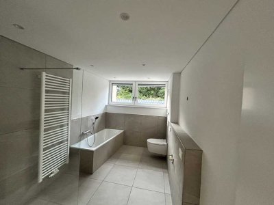 Erstbezug nach Sanierung mit EBK und Balkon: schöne 4-Zimmer-Wohnung in Hohentengen