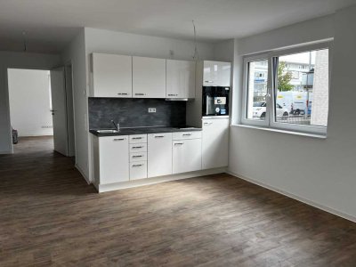 48qm-Wohnung mit Einbauküche und kl. Terrasse in zentraler Lage inkl. Service