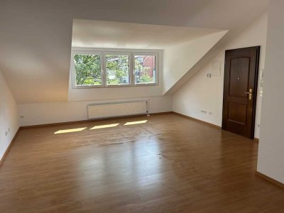 Modernisierte 2-Zimmer-Dachgeschosswohnung in Frechen - nahe Innenstadt