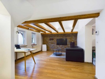 Stilvolle 3-Zimmer-Dachgeschosswohnung in Stuttgart, Tierhaltung erlaubt