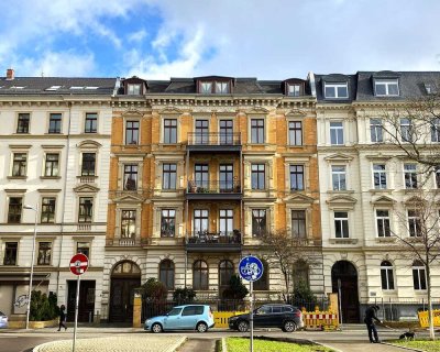 Charmante 4-Zimmer-Altbauwohnung mit Balkon in Leipzig