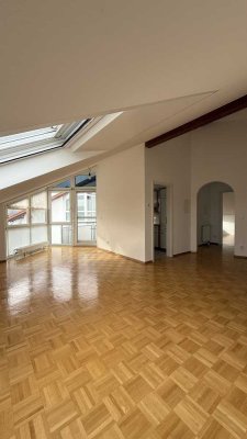 Charmante 2,5-Zimmer Dachgeschosswohnung in Aidlingen