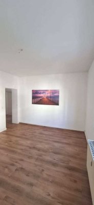 DREI ZIMMER, ruhig und zentral - WG geeignet