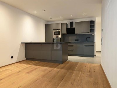 MODERNE UND EXKLUSIVE WOHNUNG IN NEUWERTIGER WOHNANLAGE