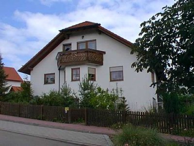 Attraktive 3-Zimmer-Dachgeschosswohnung mit Balkon und Einbauküche in Crailsheim