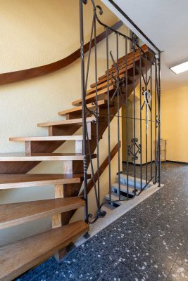 Smart & Sorglos: Sanierte Familienoase mit PV-Anlage, Klima & 896 m² Garten