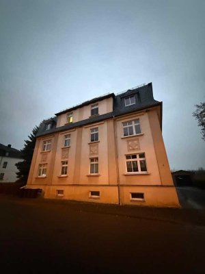 Gemütliche 4-Zimmer mit Laminat und Garage in ruhiger Lage!