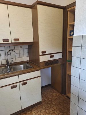 Ansprechende und vollständig renovierte 3-Zimmer-Wohnung mit Balkon und Einbauküche in Kempen