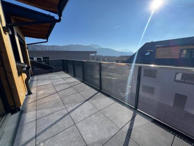 ERSTBEZUG | 4 Zimmer Dachgeschoß Wohnung mit 140m2 Wohnfläche | 17m2 SW-Terrasse, 2 TG Plätze | Hallwang