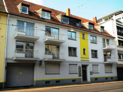 Helle 2-Zimmer-Wohnung mit Balkon in gepflegtem Büro-/Wohnhaus