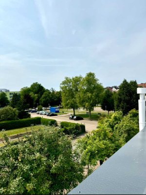 MODERNE WOHNUNG MIT TERRASSE IN ZENTRALER LAGE