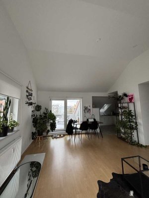 Voll möblierte 2-Zimmer-Wohnung (eigentlich 3-Zimmer) ab 15.04. – 31.10.2026  befristet zu vermieten