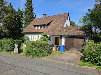 Lage, Lage, Lage - freistehendes Einfamilienhaus mit Garage in 78464 Konstanz