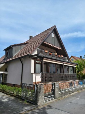 Moderne 3-Zimmer-Wohnung mit Balkon, Garage, Gartenmitbenutzung & Werkstatt