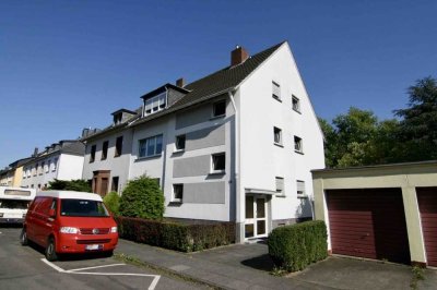 Kapitalanlage: Gemütliche 3-Zimmer Wohnung im Herzen von Duisdorf inkl. 2 Garagen!