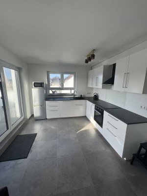 ***komplett möblierte 2-Zimmer Wohnung mit Dachterrasse**