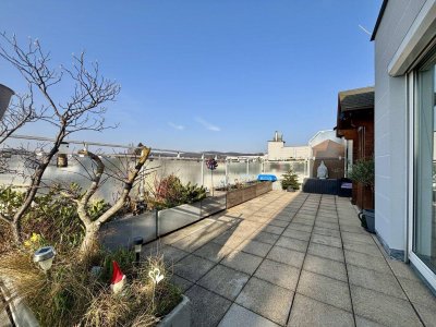 HERRLICHES REFUGIUM, 4-ZIMMER TERRASSENWOHNUNG IM DACHGESCHOSS UND GARAGE