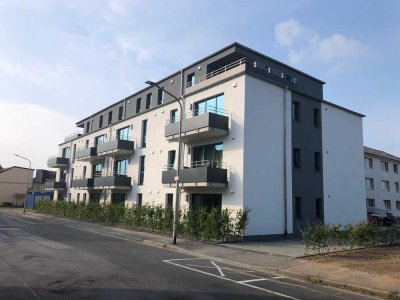 Schöne helle Neubauwohnung (1Schlafzimmer) mit Balkon, Aufzugsanlage, PKW Stellplatz und mehr