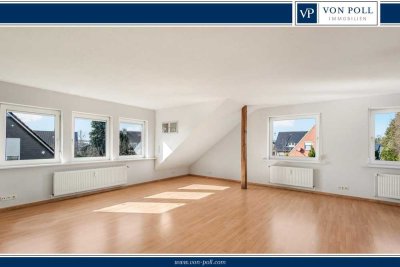 Große Dachgeschosswohnung mit Balkon und kleinem Garten in gepflegtem Zweifamilienhaus