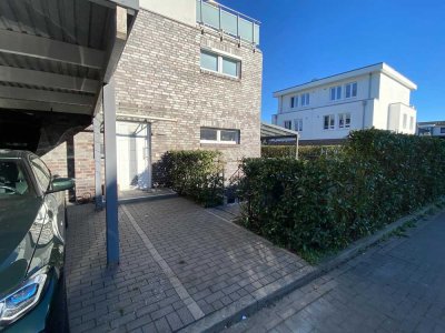 Exklusive-3-Zi-Whg. Endreihenhaus-Charakter mit überdachter Terrasse, Garten und eigenem Carport