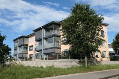 Hochwertige 3,5 Zimmer Wohnung mit Loggia