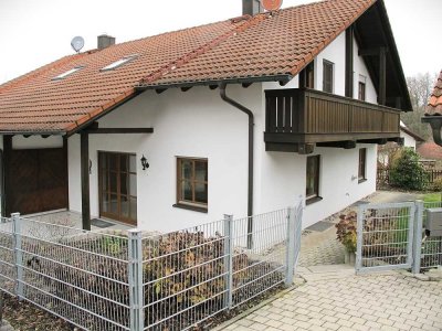 Gepflegte Doppelhaushälfte mit Garage und Garten 
in ruhiger Siedlungslage