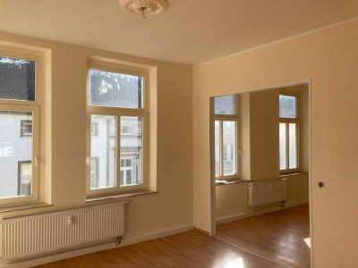 Sonnige 3-Zi-Altbau-ETW m. Bad im Herzen v. KR-Uerdingen kpl. renov. z. verk.