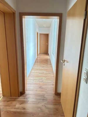 Großzügige 4‑Zimmer‑Wohnung mit Terrasse – ideal für Familien oder Paare