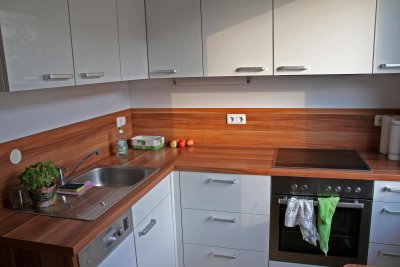 Sehr helle, teilmöblierte Stadtwohnung mit PKW-Stellplatz, ohne Provision