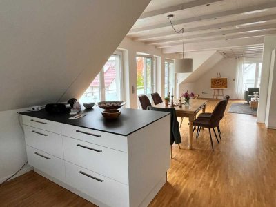 Großzügige, helle und moderne 4-Raum-DG-Wohnung mit Balkon und EBK in Glottertal