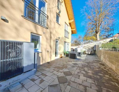 SCHÖNE DOPPELHAUSHÄLFTE MIT VIEL PLATZ