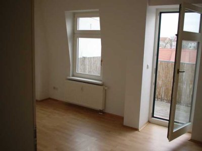 GOHLIS: attraktive 2-R-W mit Balkon und EBK in denkmalgeschütztem  MFH