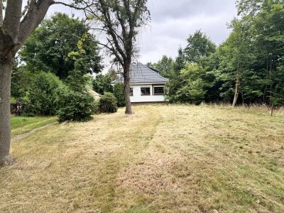 Sanierter Bungalow mit Wärmepumpe in abgelegener Lage auf großem Grundstück