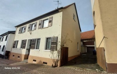 komplett möblierte Wohnung mit 80qm im EG mit Hof