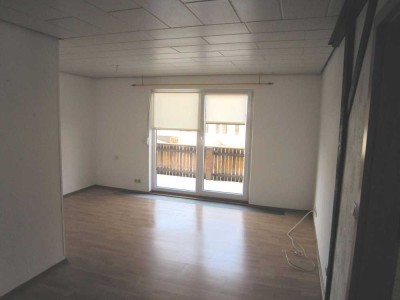 Freundliche und gepflegte 2-Raum-DG-Wohnung mit EBK in Neuhausen ob Eck