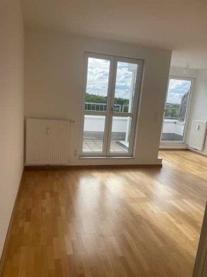 Bezugsfertige, lichtdurchflutete 2,5 Zi-Whg mit 2 Dachterrassen