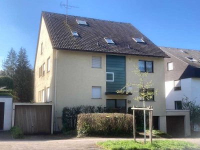 Großzügiges, einzelstehendes Haus mit 3 Wohnungen und Garten in ruhiger und verkehrsgünstiger Lage