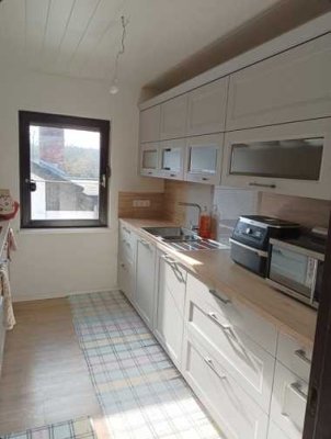 Familienfreundliches Einfamilienhaus mit Wintergarten, Souterrain und Sauna in begehrter Lage