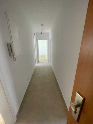 3 Zimmer - Erdgeschoss - teilrenoviert