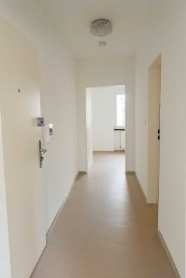 Renovierungsobjekt mit Potenzial: 1-Zimmer-Apt. mit Loggia – Ideal für Fix & Flip