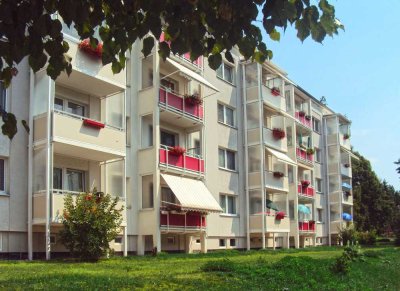sanierte 3-Raum-Wohnung mit Dusche und Balkon