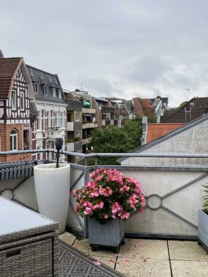 Kleine, helle 2-Zi-Penthouse-Wohnung mit Dachterrasse